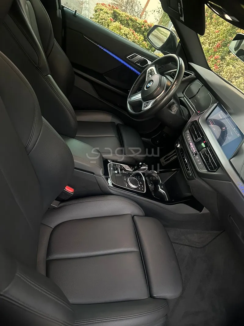 2021 بي ام دبليو الفئة الثانية 218 أي