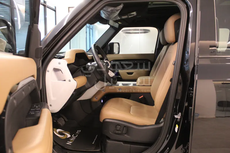 2025 لاند روفر ديفيندر 110