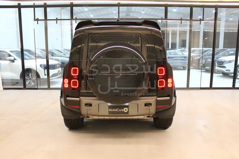 2025 لاند روفر ديفيندر 110