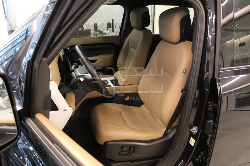 2025 لاند روفر ديفيندر 110