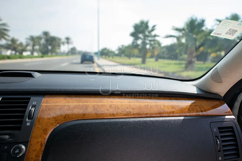 2011 كاديلاك دي تي اس بلاتينيوم