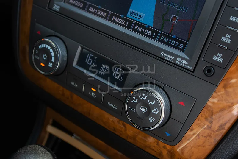 2011 كاديلاك دي تي اس بلاتينيوم