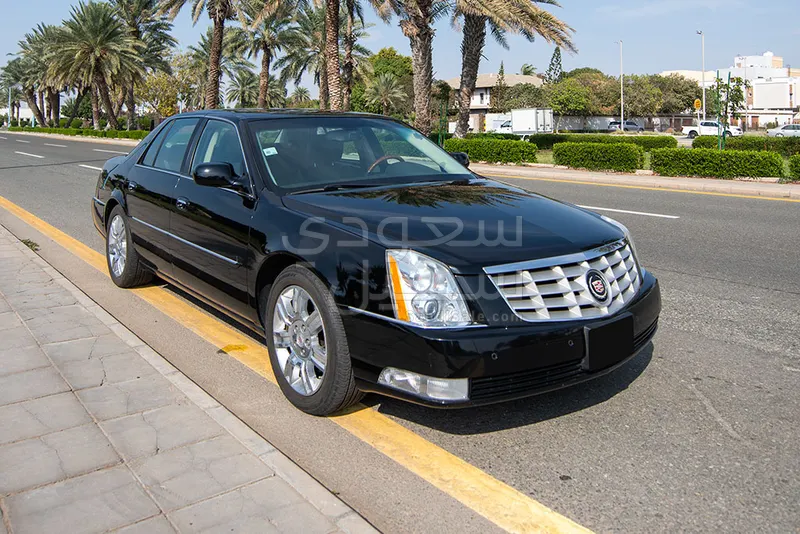 2011 كاديلاك دي تي اس بلاتينيوم
