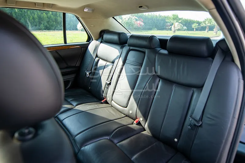 2011 كاديلاك دي تي اس بلاتينيوم