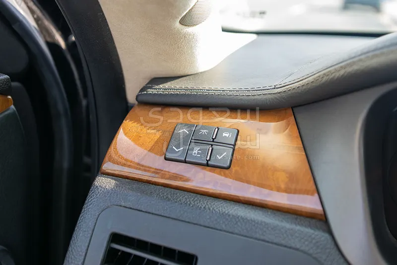 2011 كاديلاك دي تي اس بلاتينيوم