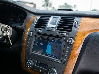 2011 كاديلاك دي تي اس بلاتينيوم