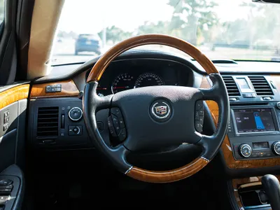 2011 كاديلاك دي تي اس بلاتينيوم