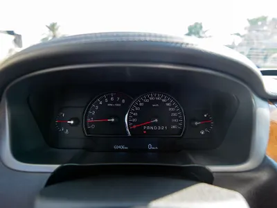 2011 كاديلاك دي تي اس بلاتينيوم