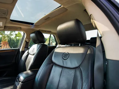 2011 كاديلاك دي تي اس بلاتينيوم