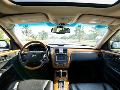 2011 كاديلاك دي تي اس بلاتينيوم