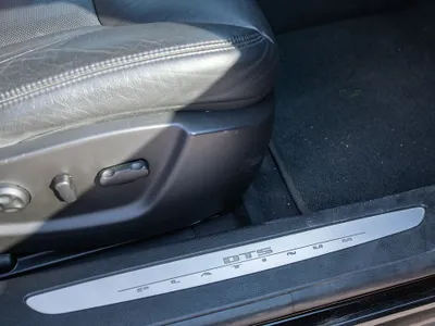 2011 كاديلاك دي تي اس بلاتينيوم