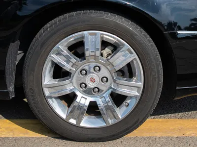 2011 كاديلاك دي تي اس بلاتينيوم