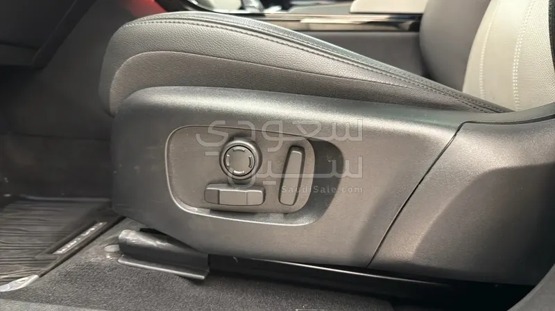 2024 لاند روفر رينج روفر ايفوك داينمك