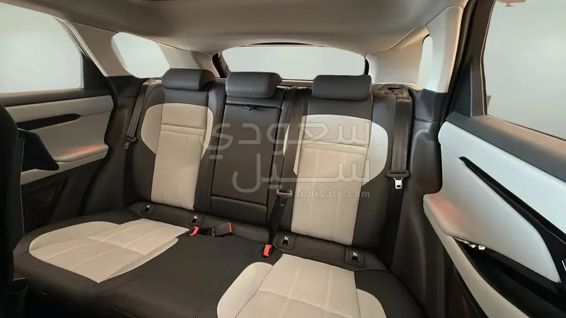 2024 لاند روفر رينج روفر ايفوك داينمك