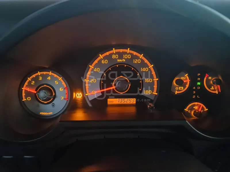 2017 تويوتا اف جي كروزر 2