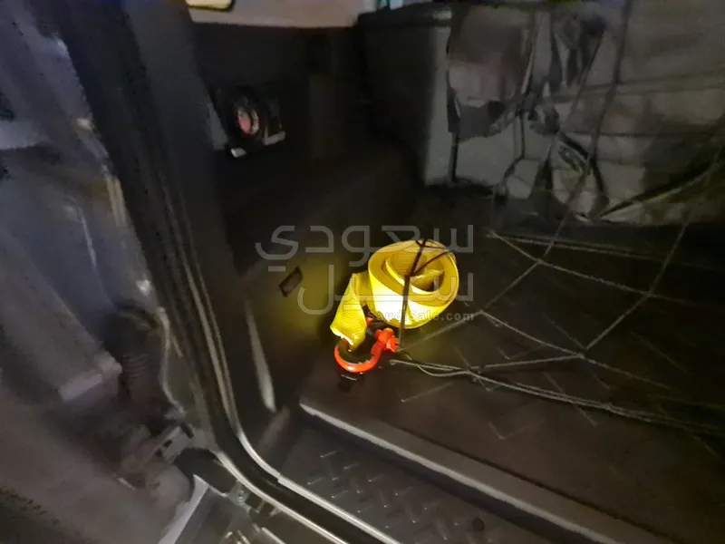 2017 تويوتا اف جي كروزر 2