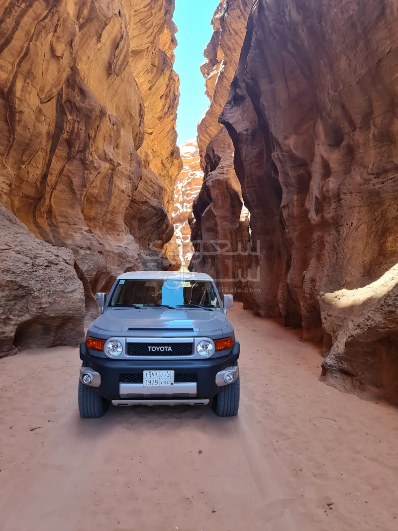 2017 تويوتا اف جي كروزر 2