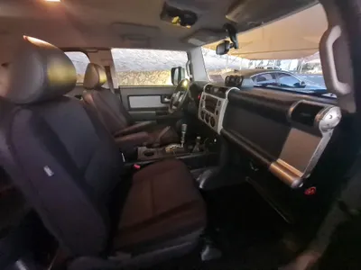 2017 تويوتا اف جي كروزر 2