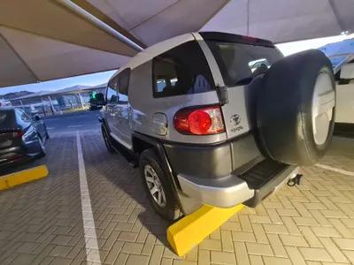 2017 تويوتا اف جي كروزر 2