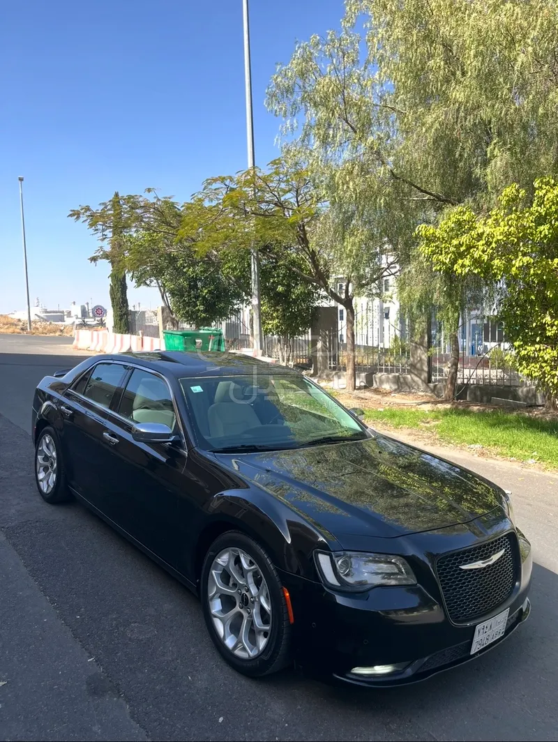 2021 كرايسلر 300 سي