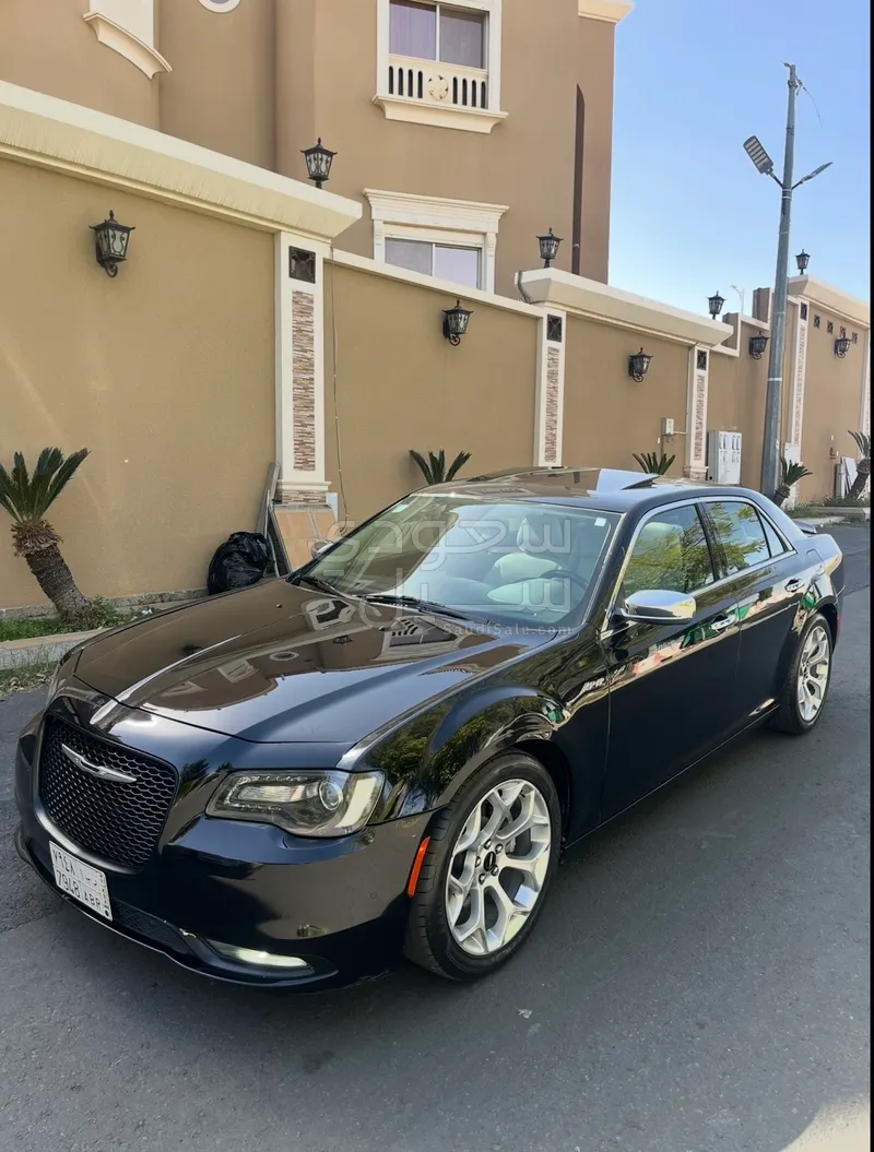 2021 كرايسلر 300 سي