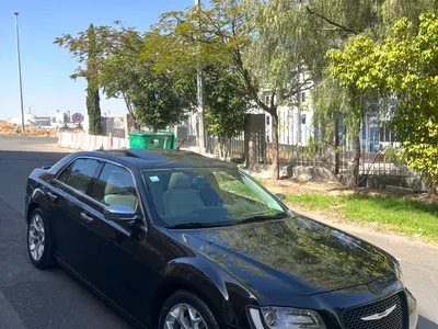 2021 كرايسلر 300 سي