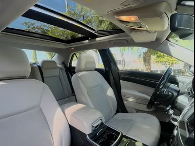 2021 كرايسلر 300 سي