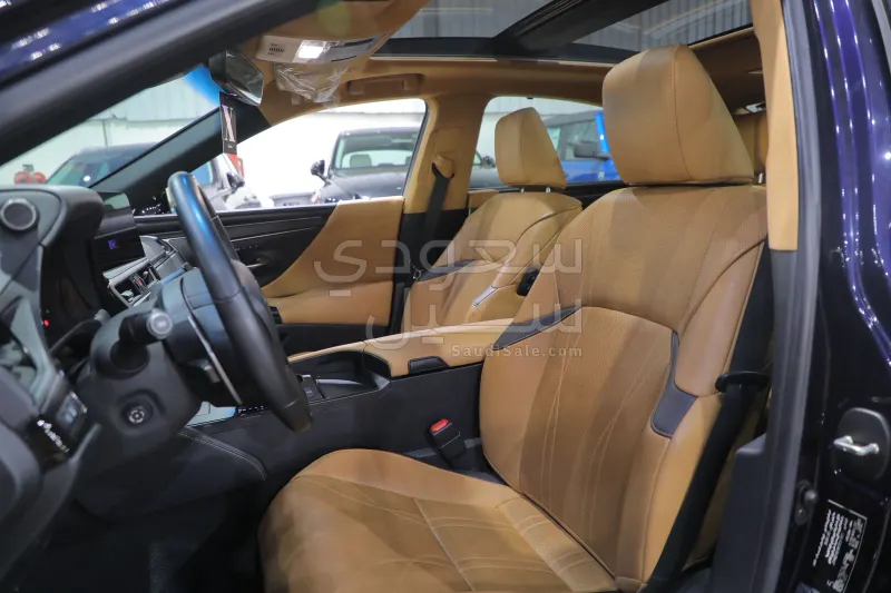 2023 لكزس إي إس 350 دي دي