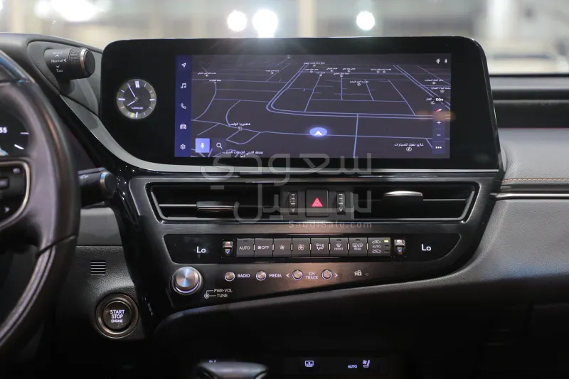 2023 لكزس إي إس 350 دي دي