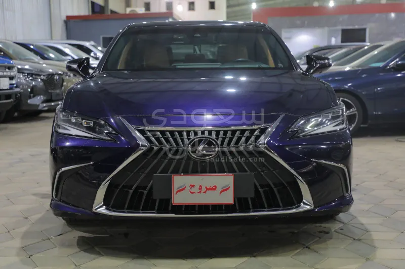 2023 لكزس إي إس 350 دي دي