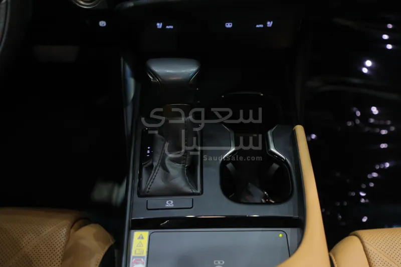 2023 لكزس إي إس 350 دي دي