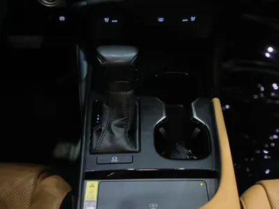 2023 لكزس إي إس 350 دي دي