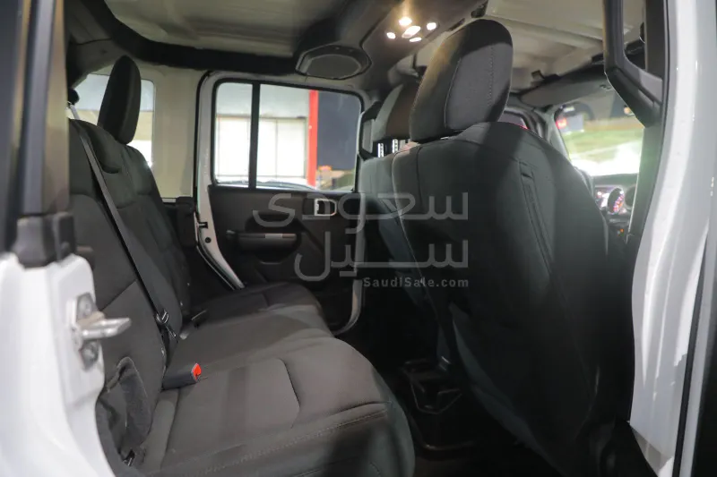 2021 جييب رانجلر سبورت