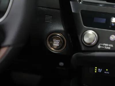 2025 لكزس إي إس 350