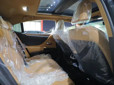 2025 لكزس إي إس 350