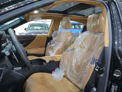 2025 لكزس إي إس 350