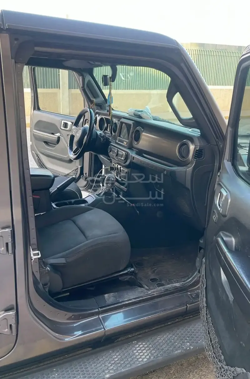 2020 جييب رانجلر سبورت