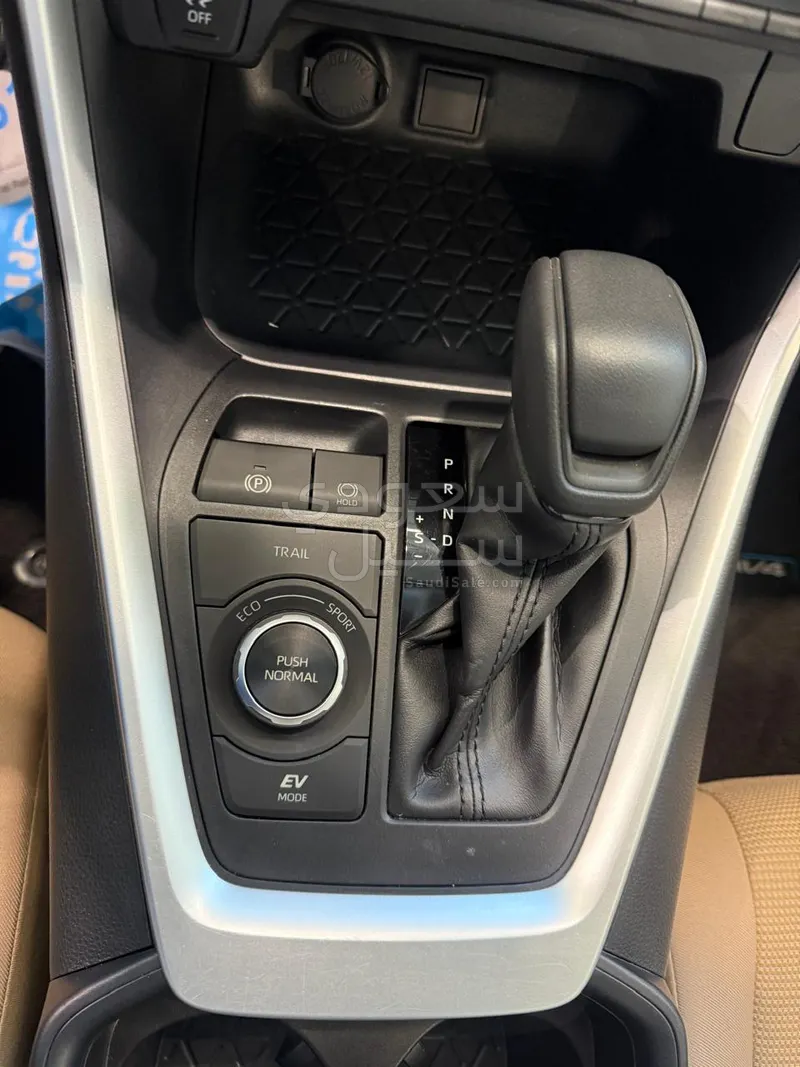 2021 تويوتا راف 4