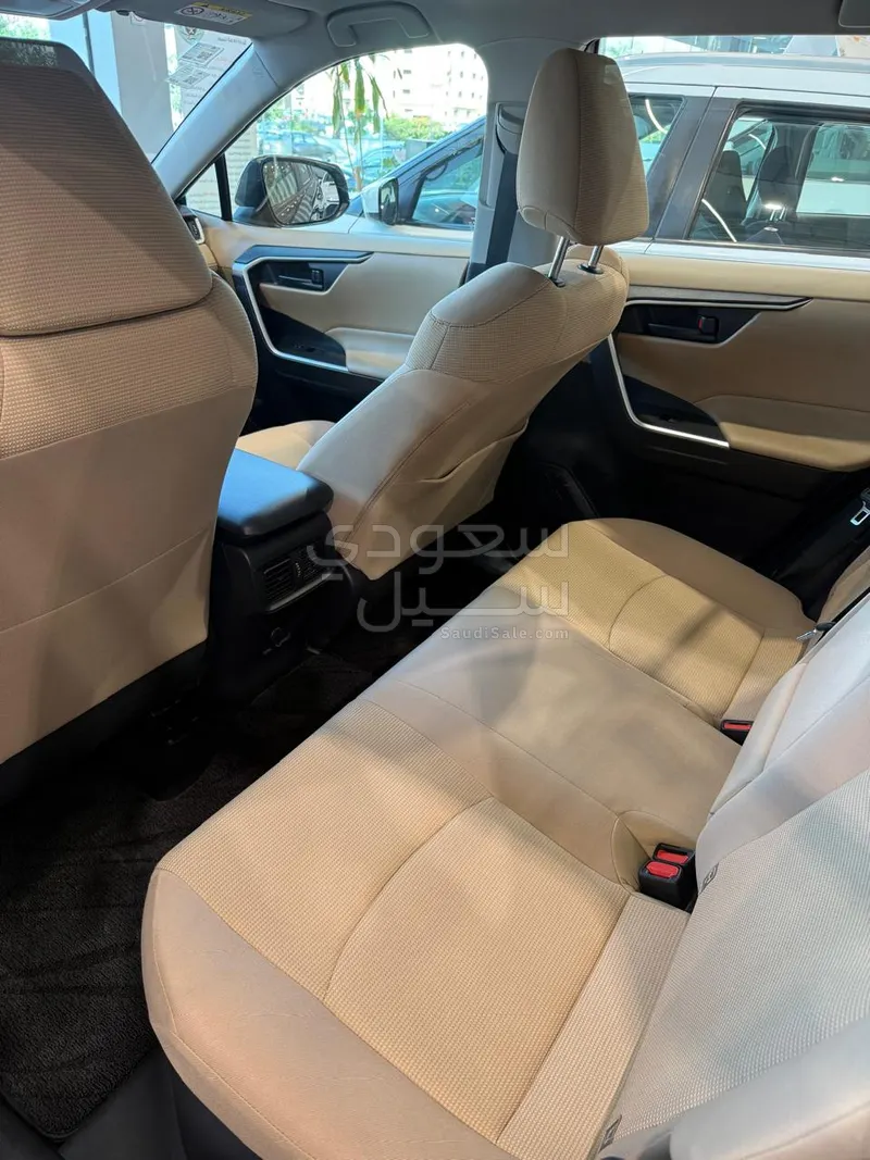 2021 تويوتا راف 4