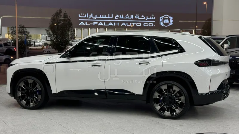 2023 بي ام دبليو اكس ام