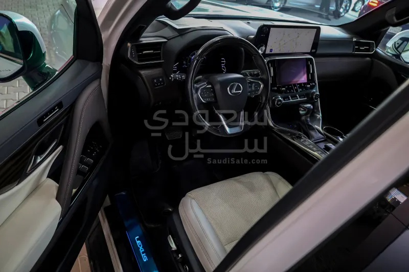 2023 لكزس إل إكس 600