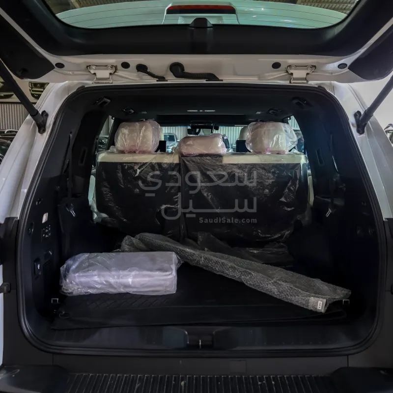 2023 لكزس إل إكس 600