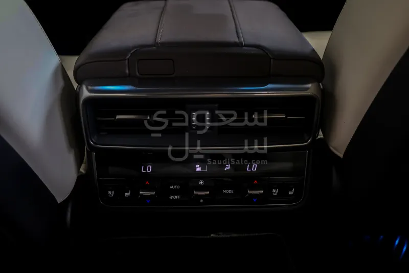 2023 لكزس إل إكس 600