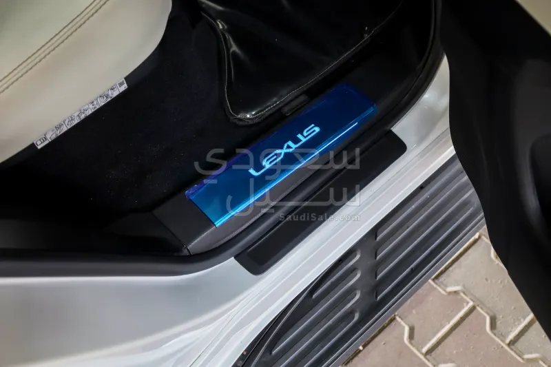 2023 لكزس إل إكس 600