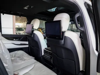 2023 لكزس إل إكس 600