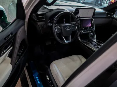 2023 لكزس إل إكس 600