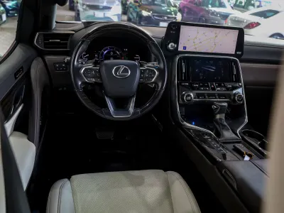 2023 لكزس إل إكس 600