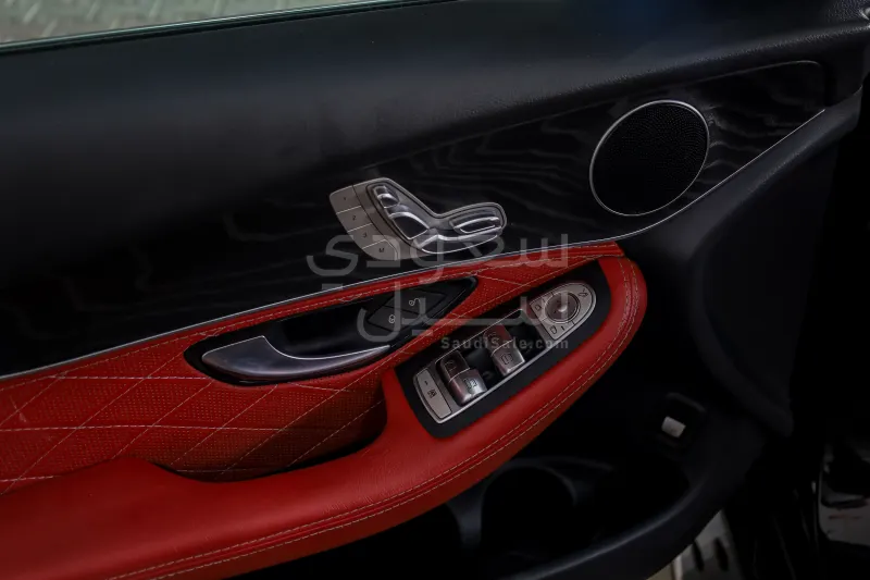 2019 مرسيدس - بنز جي إل سي 300