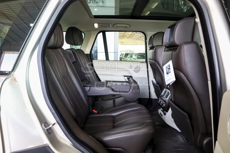 2016 لاند روفر رينج روفر فوج