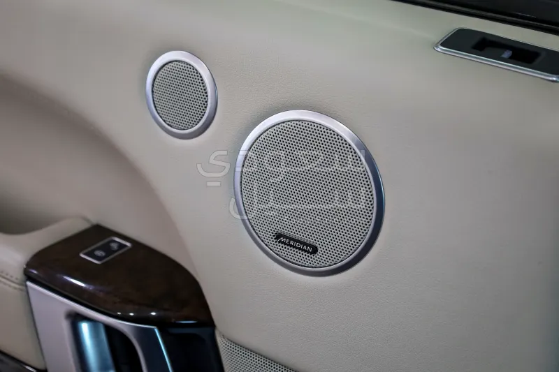 2016 لاند روفر رينج روفر فوج